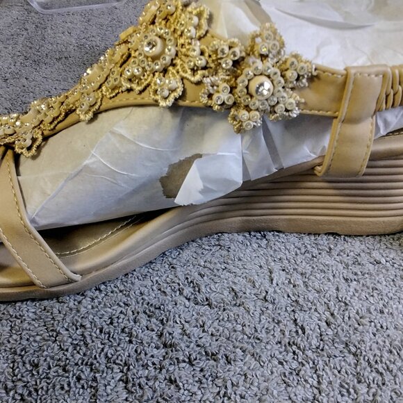 Womens Beaded Wedge Sandals Size US 10 Beige Rhinestone Floral Slingback Boho - Picture 8 of 11